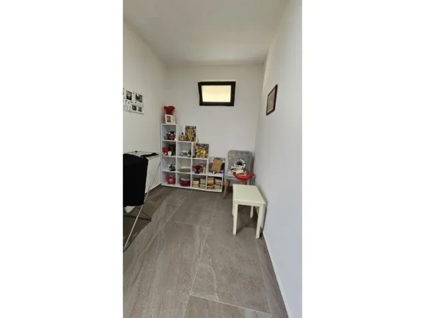 Tirane, jap me qera apartament 2 Katshe Kati 2, 350 m² 2.200 € (Rruga Njazi Meka)