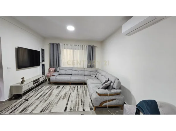 Tirane, jap me qera apartament 2 Katshe Kati 2, 350 m² 2.200 € (Rruga Njazi Meka)