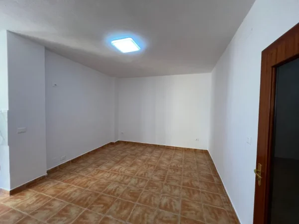 Tirane, jepet me qera apartament 1+1 Kati 2, 67 m² 400 € (Shkolla baletit)