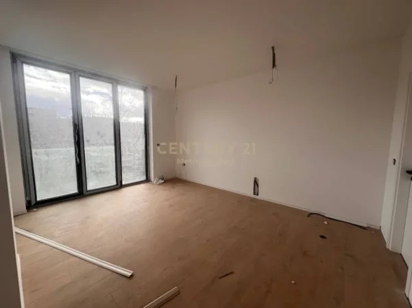 Tirane, jap me qera ambjent biznesi Kati 1, 140 m² 1.700 € (Ali Demit)