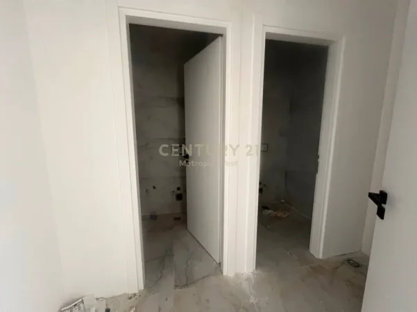 Tirane, jap me qera ambjent biznesi Kati 1, 140 m² 1.700 € (Ali Demit)