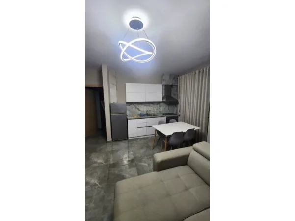 Tirane, jap me qera apartament 1+1 Kati 3, 63 m² 500 € 