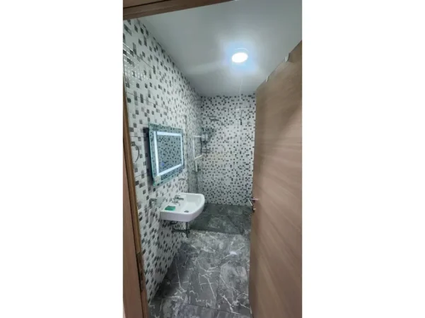 Tirane, jap me qera apartament 1+1 Kati 3, 63 m² 500 € 