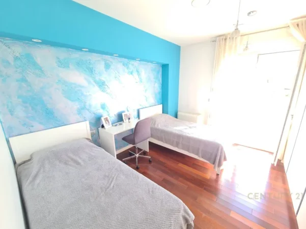 Tirane, shitet apartament 2+1 Kati 5, 110 m² 275.000 € (Rruga Naim Frasheri, prane Mozaikut te Tiranes)