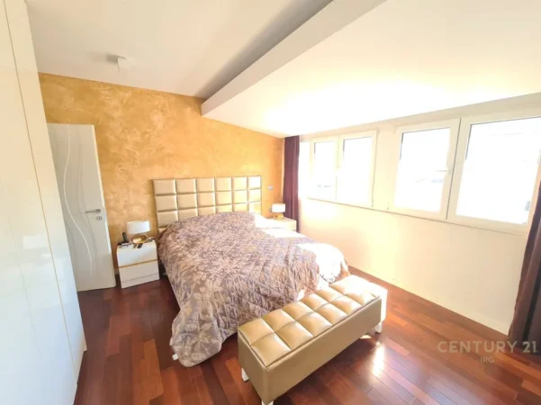 Tirane, shitet apartament 2+1 Kati 5, 110 m² 275.000 € (Rruga Naim Frasheri, prane Mozaikut te Tiranes)