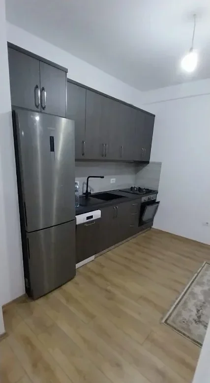 Tirane, jepet me qera apartament 1+1 Kati 6, 60 m² 400 € (QTU)