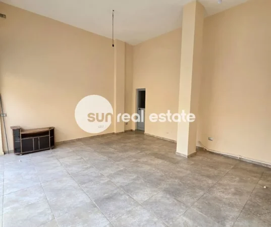 Shkoder, jepet me qera ambjent biznesi Kati 0, 37 m² (Kongresi I Manastirit)