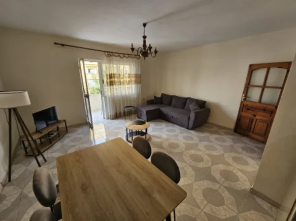 Tirane, jepet me qera apartament 2+1 Kati 3, 90 m² 500 € (Rruga Bardhyl)