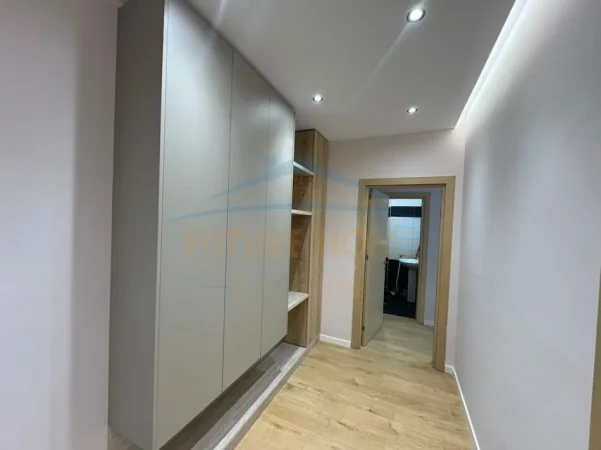 Tirane, shes apartament 2+1+Ballkon Kati 5, 121 m² 182.000 € (Unaza e Re)