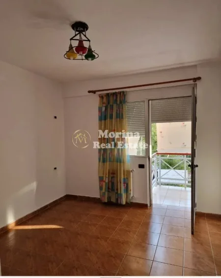 Tirane, jepet me qera ambjent biznesi Kati 2, 120 m² 950 € (Blloku)