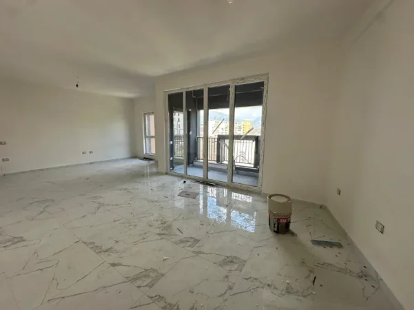 Tirane, jepet me qera apartament 2+1+Ballkon Kati 2, 120 m² (Rr.Jordan Misja)