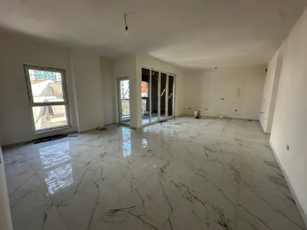 Tirane, jepet me qera apartament 2+1+Ballkon Kati 2, 120 m² (Rr.Jordan Misja)