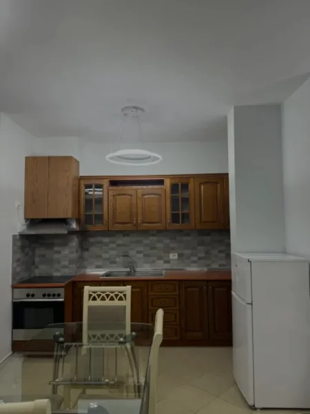 Tirane, jepet me qera apartament 1+1 Kati 3, 70 m² 560 € (Kodra e Diellit)