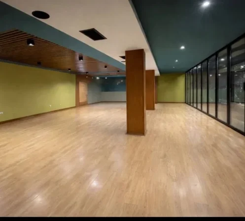 Tirane, jepet me qera ambjent biznesi Kati 0, 934 m² 11.200 € (Sauk)