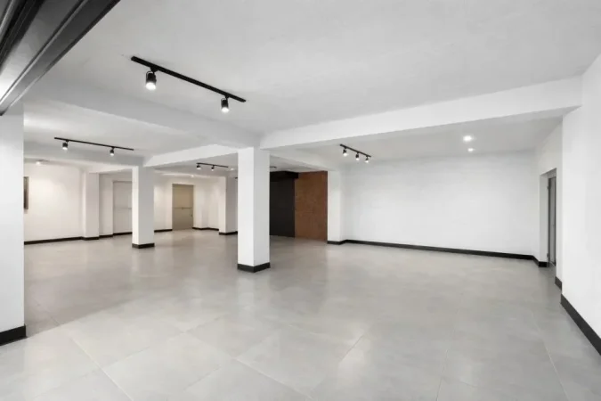 Tirane, jepet me qera ambjent biznesi Kati 0, 934 m² 11.200 € (Sauk)