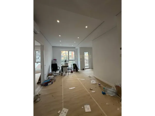 Shqiperi, shitet apartament 1+1 Kati 2, 61 m² 200.000 € (21 dhjetori)