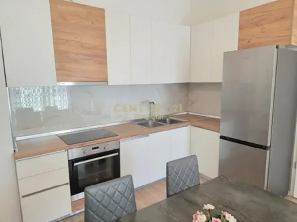 Tirane, jepet me qera apartament 2+1 Kati 2, 86 m² 670 € (21 dhjetori)