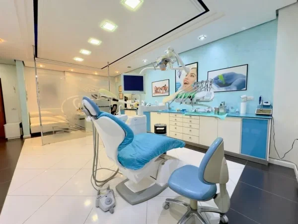 Tirane, jepet me qera ambjent biznesi Kati 1, 60 m² 800 € (Ali Demi)