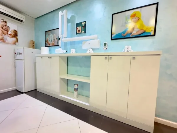 Tirane, jepet me qera ambjent biznesi Kati 1, 60 m² 800 € (Ali Demi)