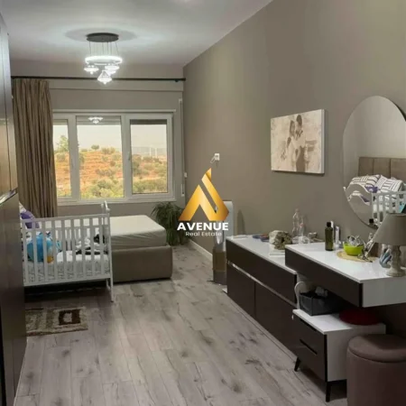 Tirane, shitet apartament+verande | Penthouse 3+1+Ballkon , 241 m² 335.000 € (rruga e zallit)