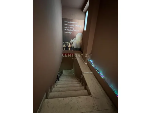 Durres, shitet ambjent biznesi Kati 0, 113 m²