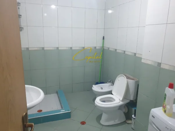 Tirane, jepet me qera apartament 2+1 Kati 4, 90 m² 420 € (DON BOSKO)