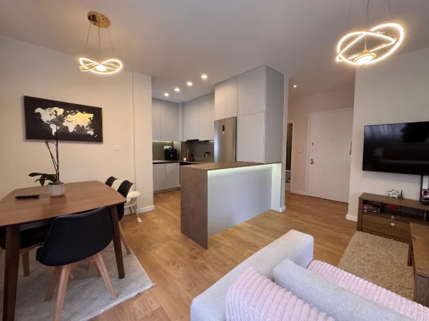 Shqiperi, shitet apartament 2+1+Ballkon , 105 m² 260.000 € (Liqeni Thate)