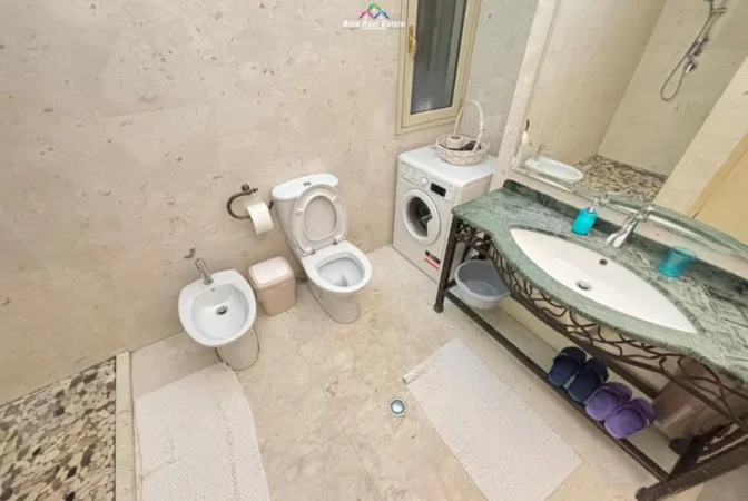 Tirane, jepet me qera apartament 1+1 Kati 9, 75 m² 700 € (myslym shyr)