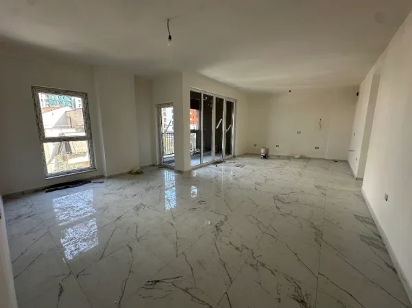 Tirane, jepet me qera apartament 2+1+Ballkon Kati 2, 125 m² 640 € (Rruga Jordan Misja)