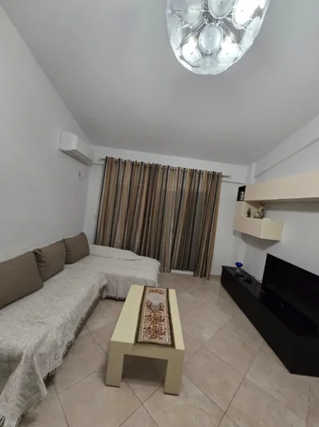 Tirane, jepet me qera apartament 1+1 Kati 5, 61 m² 400 € (Fresku)