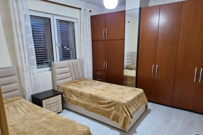 Tirane, shitet apartament 3+1 Kati 4, 132 m² 219.000 € (PORCELAN)