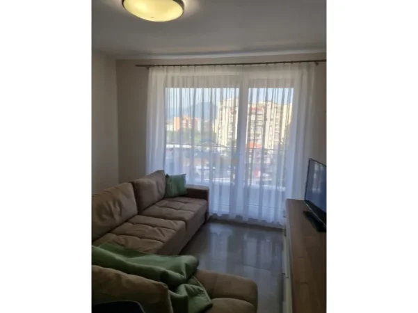 Tirane, jepet me qera apartament 3+1+2+PARKIM , Kati 6, 129 m² 750 € (FUSHA E AVIACIONIT , Turdiu)