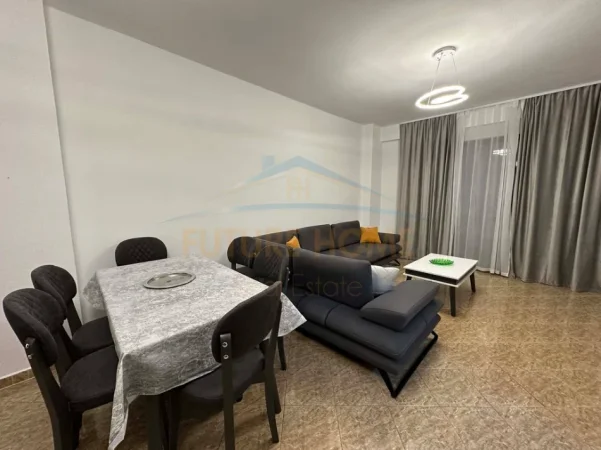 Tirane, jepet me qera apartament 1+1 Kati 4, 65 m² 420 € 