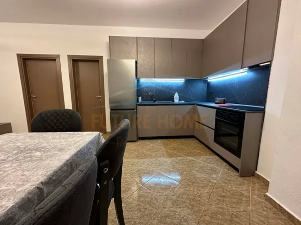 Tirane, jepet me qera apartament 1+1 Kati 4, 65 m² 420 € 