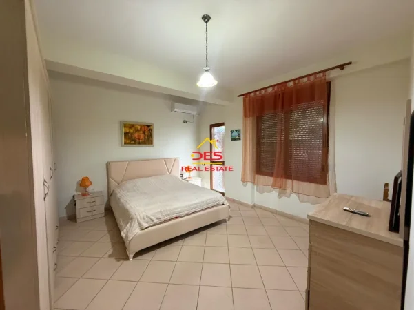Vlore, jepet me qera apartament 1+1+Ballkon Kati 2, 70 m² 350 € (Rruga Sadik Zotaj)