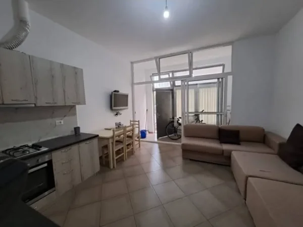Tirane, shitet apartament 1+1+Aneks Kati 0, 52 m² 67.000 € (rruga 5 maji)