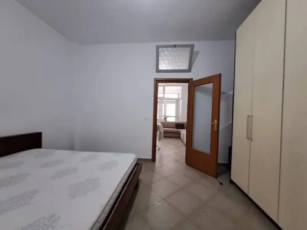 Tirane, shitet ambjent biznesi Kati 0, 52 m² 67.000 € (rruga 5 maji)