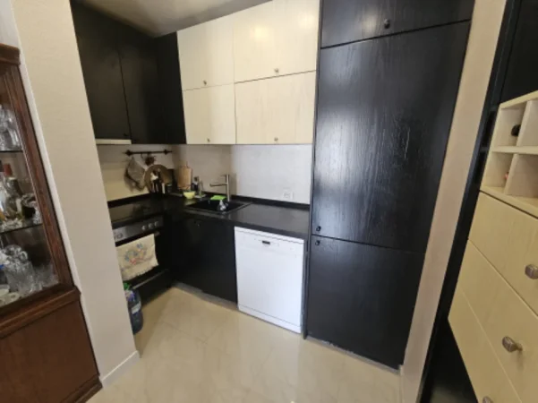 Tirane, shitet apartament 3+1 Kati 9, 93 m² 290.000 € (Kompleksi Magnet)