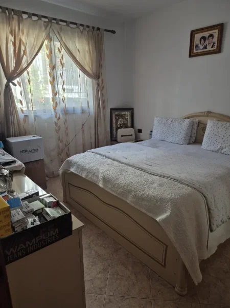 Tirane, jepet me qera shtepi 1+1 Kati 1, 72 m² 380 € (Prane Qsut tek Spitali Amerikan 2)