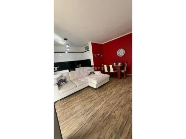 Durres, jepet me qera apartament 1+1 Kati 6, 80 m² 350 €