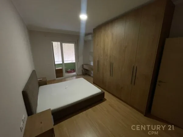 Tirane, jepet me qera apartament 1+1 Kati 1, 100 m² 650 € 