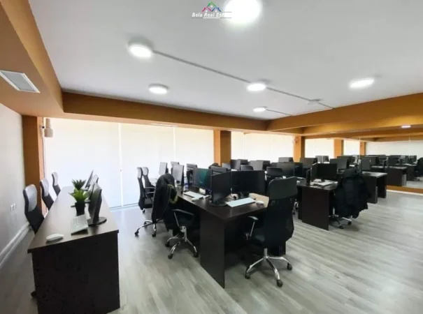 Tirane, jepet me qera zyre Kati 2, 200 m² 3.650 € (sami frasheri)