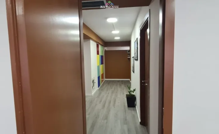 Tirane, jepet me qera zyre Kati 2, 200 m² 3.650 € (sami frasheri)