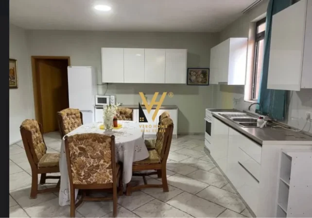 Tirane, jepet me qera apartament 2+1+Ballkon Kati 0, 140 m² 650 € (9 KATESHET)