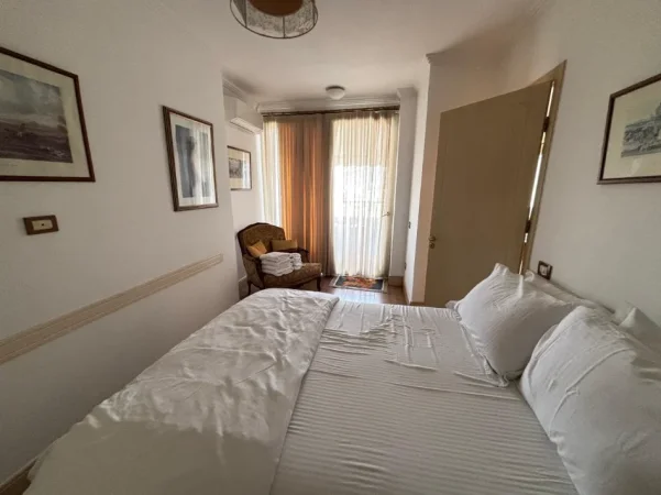 Tirane, jepet me qera apartament 1+1 Kati 9, 75 m² 700 € (Rruga sami Frasheri)