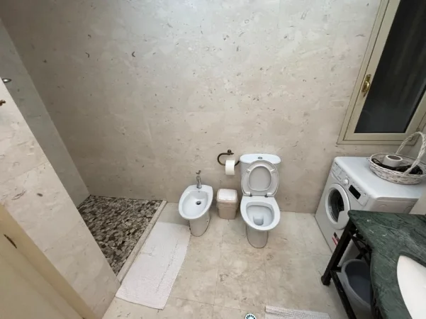 Tirane, jepet me qera apartament 1+1 Kati 9, 75 m² 700 € (Rruga sami Frasheri)