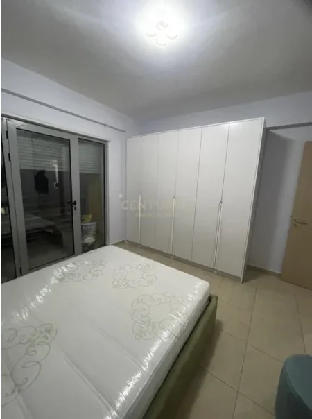 Tirane, jepet me qera apartament 1+1 Kati 2, 65 m² 500 € 
