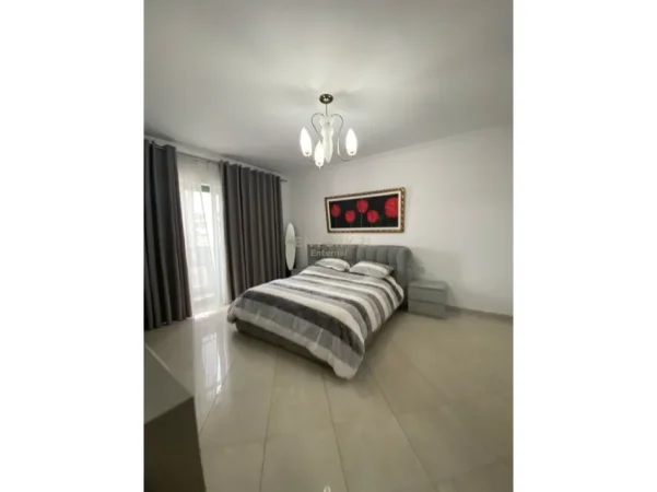 Tirane, jepet me qera apartament 1+1 Kati 9, 90 m² 1.000 € 