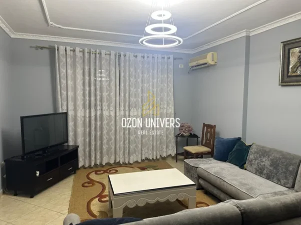 Tirane, jepet me qera apartament 1+1+Ballkon Kati 4, 60 m² 500 € (Rruga e Burgut)