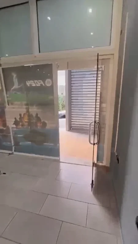 JEPET ME QERA AMBJENT BIZNESI TEK RRUGA E DIBRES, 100M MBI FAKULTETIN E MJEKESISE,